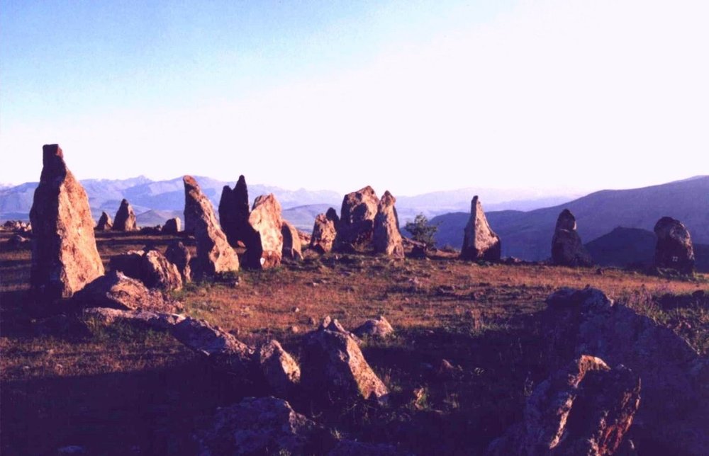 Megalithen bei Sisian.jpg